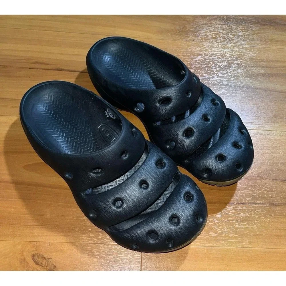 Mens KEEN Yogui Black Ventilated Holes Hybrid Clogs Shoes Sandals